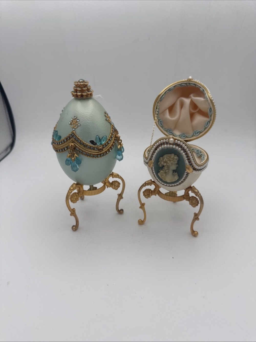 2 VTG Egg Shaped Jeweled Trinket Jewelry Music Boxes Hinged Not Working READ